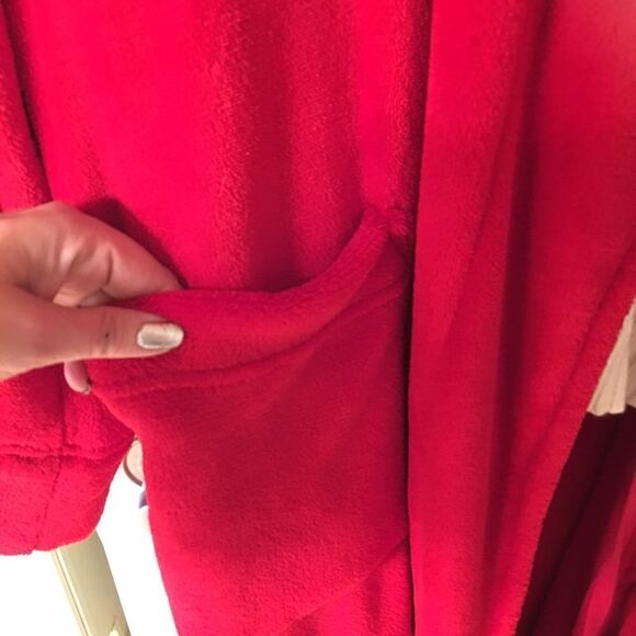 Super Soft Luxurious Red Robe - Picture 2 of 3